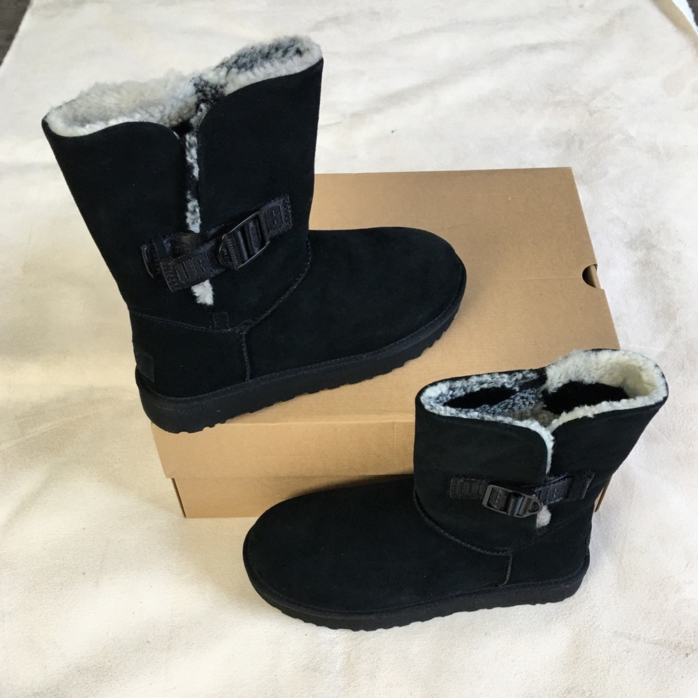 Ugg Bailey buckle Cali collage short boot